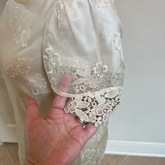 Valentino Elegant Cream Lace Blouse